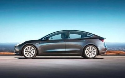 特斯拉Model 3智能手機鎖車功能立大功 車主智斗歹徒