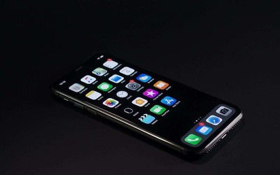 iPhone 13？新iPhone模型曝光：采用屏下鏡頭+Type-C